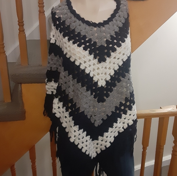 Forever 21 Blue/Grey/White Fringe Poncho- Unisex- One Size - Picture 2 of 7